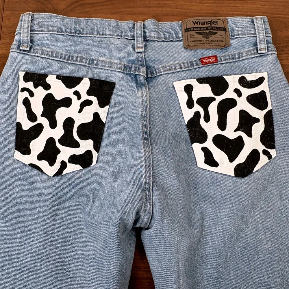 Wrangler Jeans Mens 31x30 Light Wash NEW Custom Cow Print Pockets Western Indie